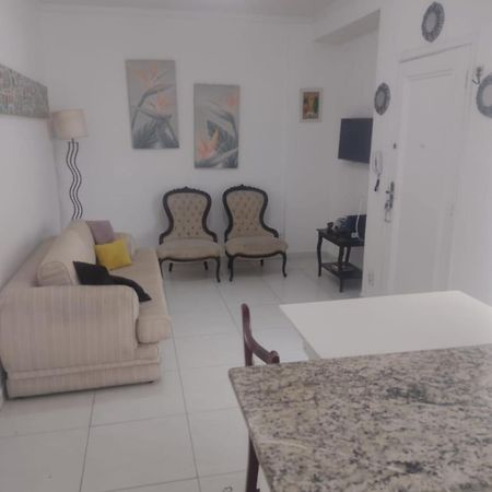Apartamento Vento E Mar - 2 Quartos Com Sacada Na Quadra Da Praia Do Gonzaga Santos Kültér fotó