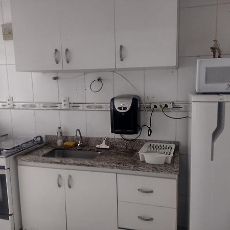 Apartamento Vento E Mar - 2 Quartos Com Sacada Na Quadra Da Praia Do Gonzaga Santos Kültér fotó